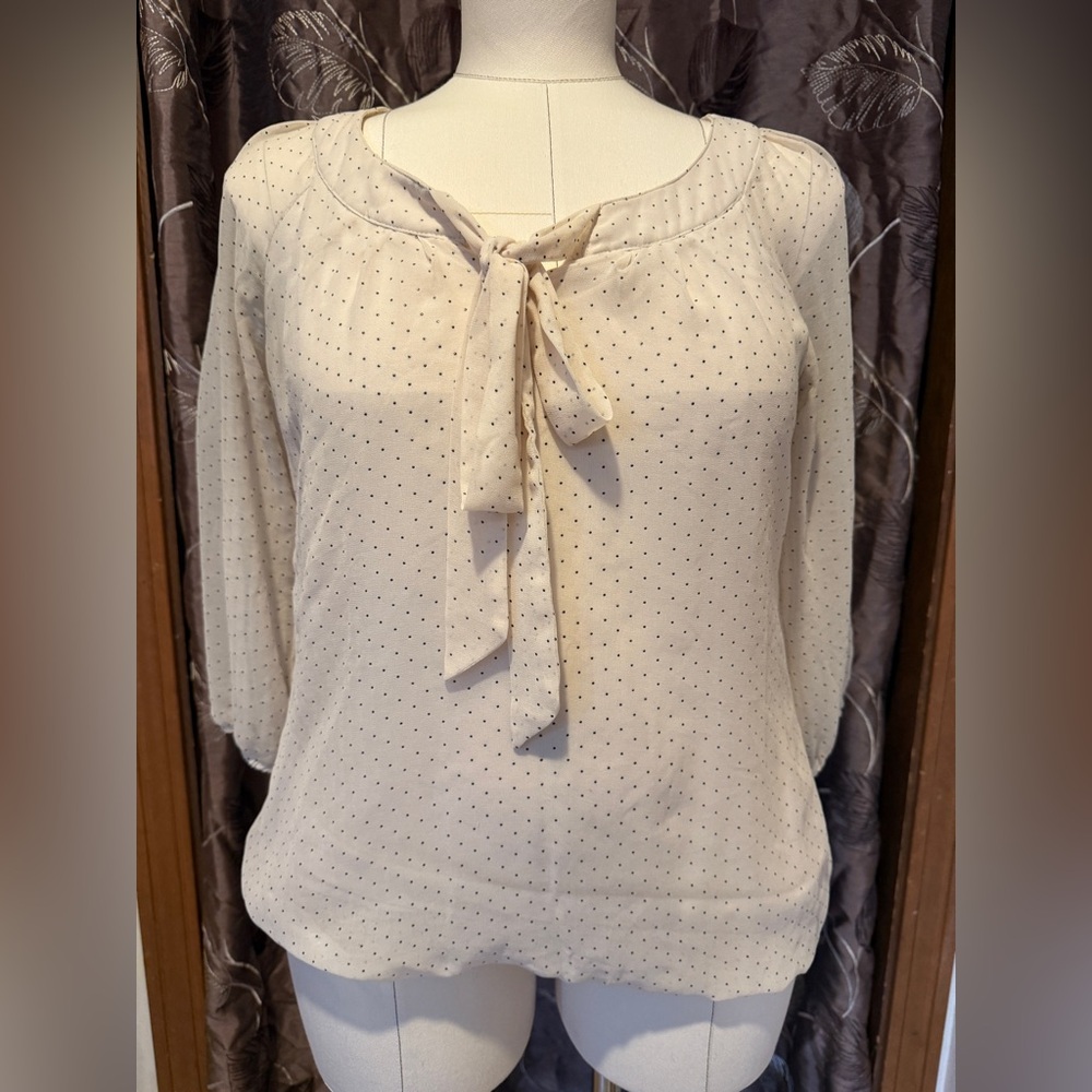 Dressbarn Cream Tie Front Blouse with Relaxed Fit Size L